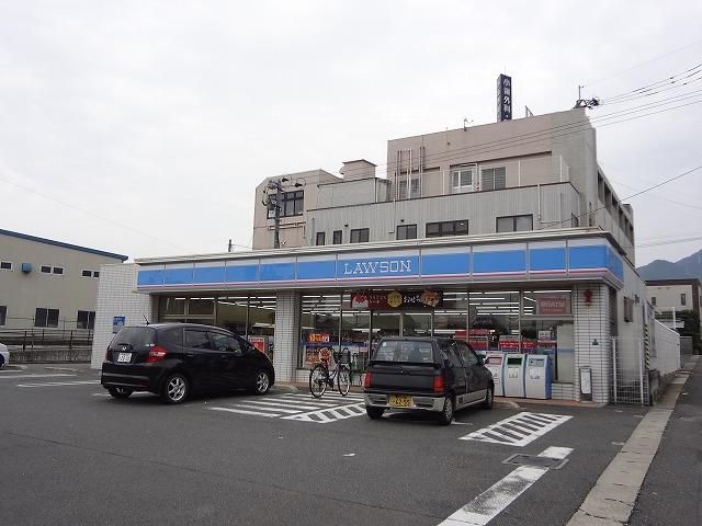 ローソン／八幡町上津役東店 (640m)