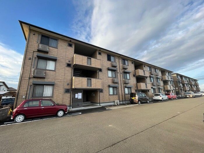 ジュネス針田 B棟の外観画像