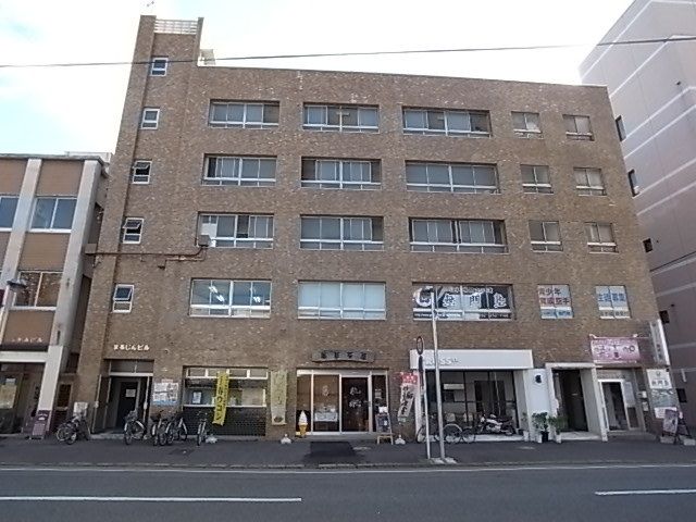 まるじんビルの外観画像