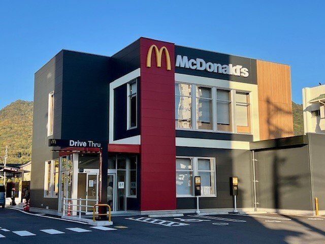 マクドナルドまで1200m