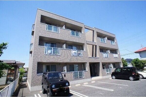 マンション上中居の外観画像