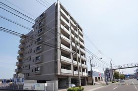 日興ビル中央の外観画像