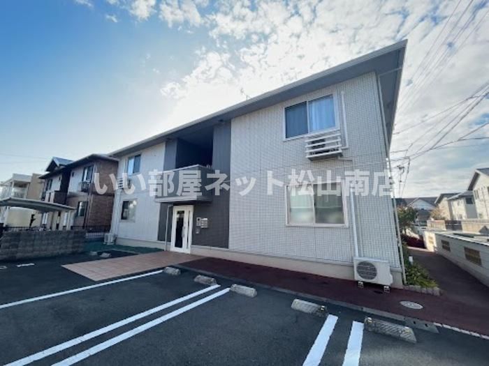 エステート古川北 B棟の外観画像