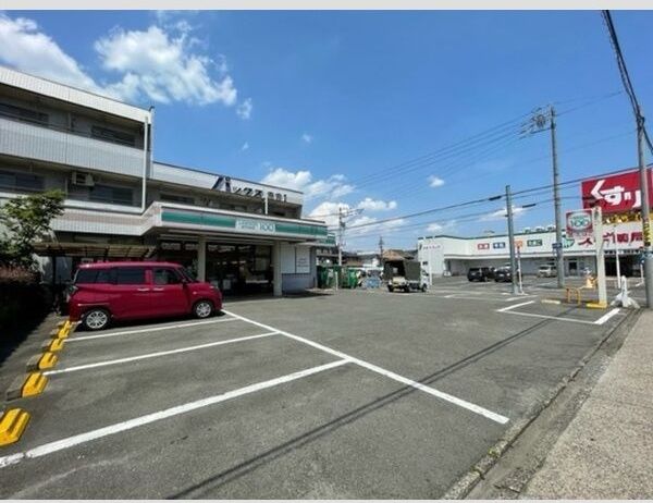 近くに施設あり
