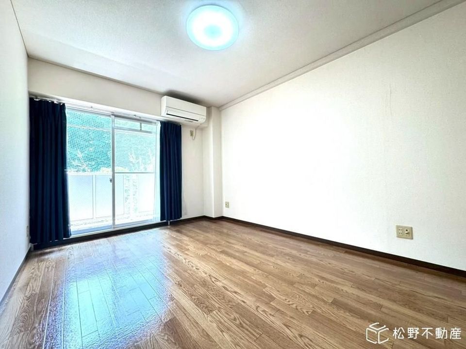 ベッドルーム
