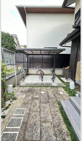 近くに施設あり