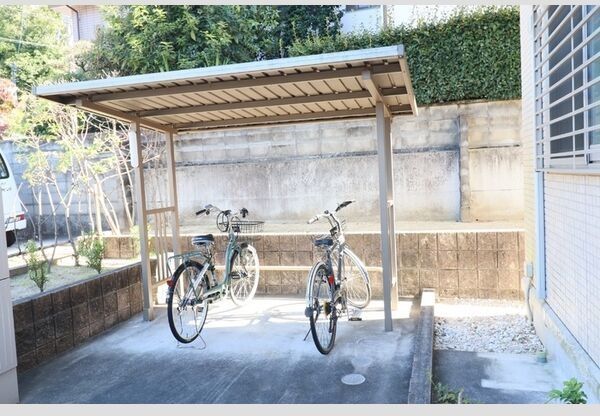 近くに施設あり