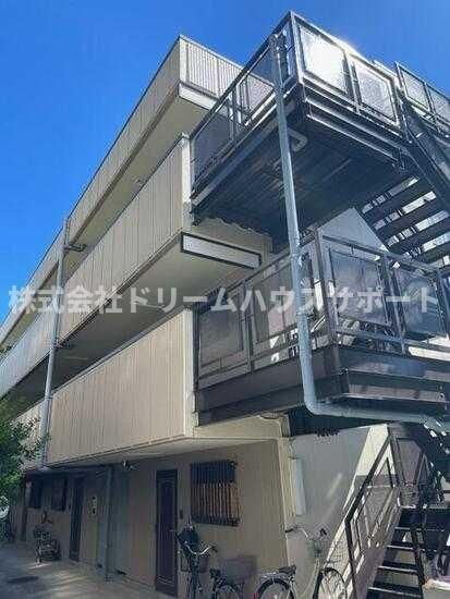 パインズコート弘明寺の外観画像