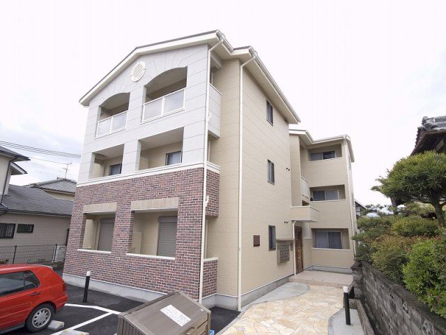 レオパレス別所新町LA1の外観画像