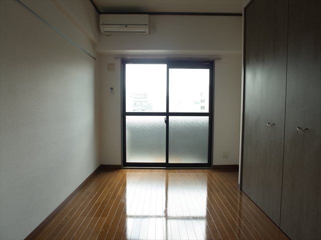 ベッドルーム