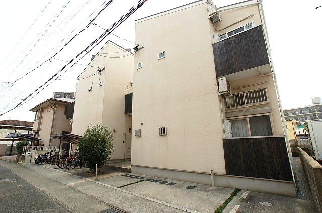 カストルの外観画像