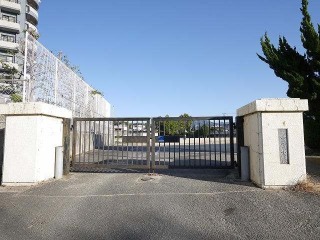 中間東小学校(650m)