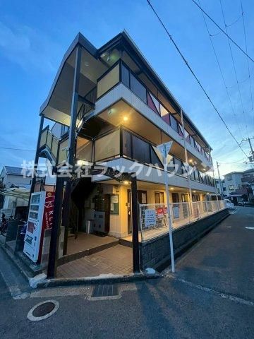 楽友コーポ1号館の外観画像