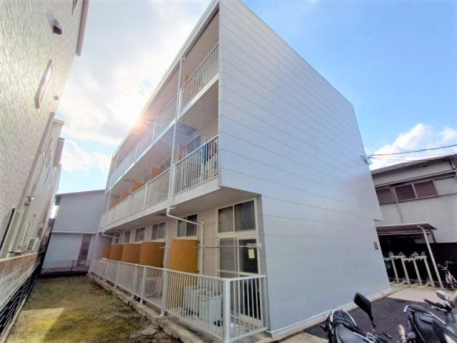レオパレスルシェルブルー東大阪の外観画像