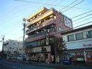 シャトーサンワの外観
