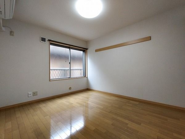 ベッドルーム