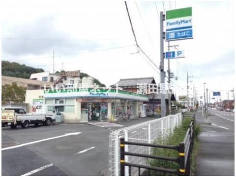 ファミリーマート 大津雄琴駅前店(コンビニ)まで200m