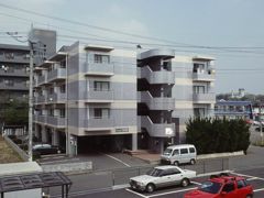 レオパレスエレガンスつくばの外観画像