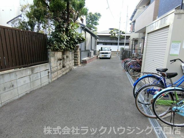 近くに施設あり
