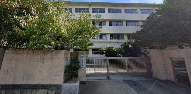 大里東小学校(500m)