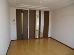 ラティールの間取り画像