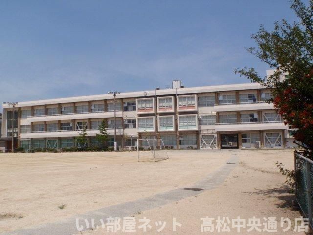 丸亀市立城坤小学校まで900m
