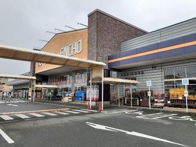 ジャンボエンチョー磐田店まで700m