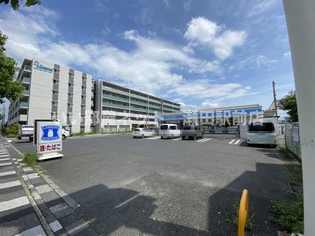 ローソン 大津市萱野浦店まで450m