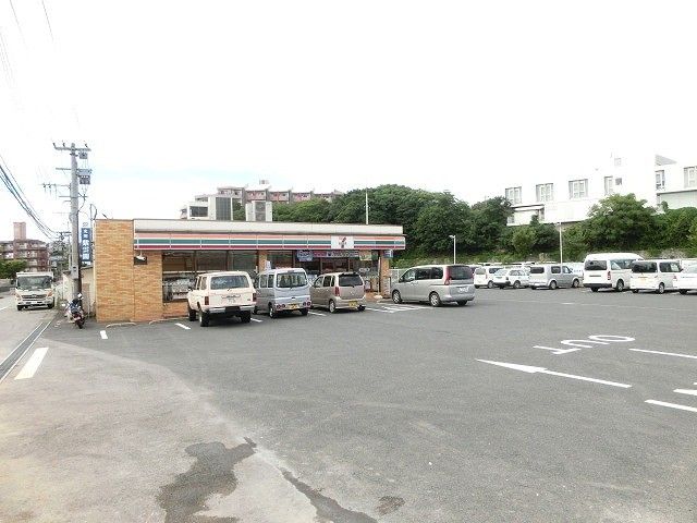 セブンイレブン八幡友田1丁目店(700m)