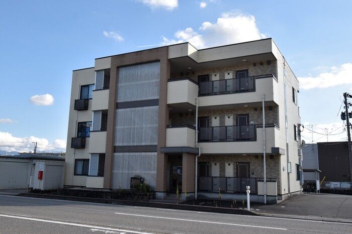 アバンウェル荒川の外観画像