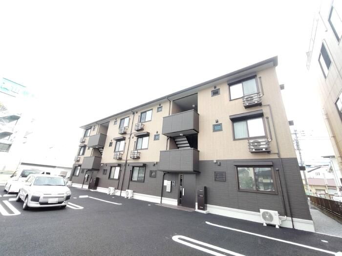 グリーングラスの外観画像