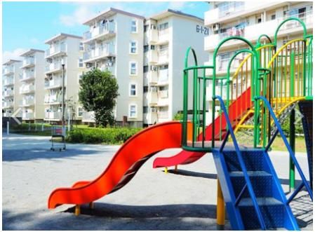 UR滝山 1-18号棟501号室の外観画像