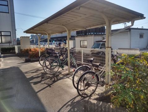 近くに施設あり
