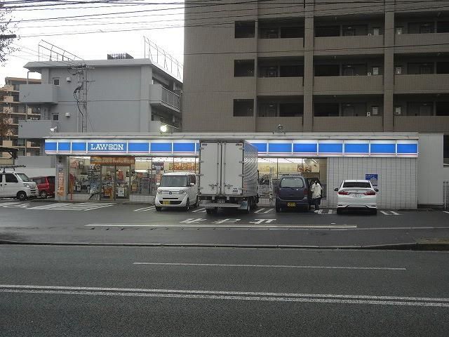 ローソン／八幡鷹の巣店 (180m)