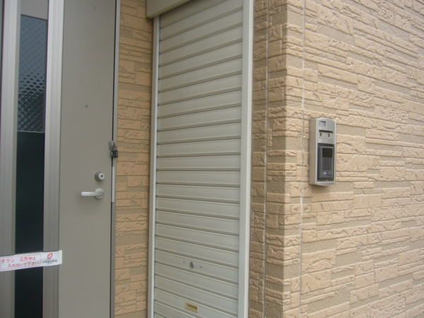 出町小学校まで1100m