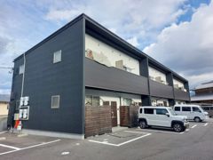 EARL’S COURT東温2の外観画像