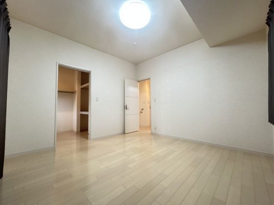 ベッドルーム