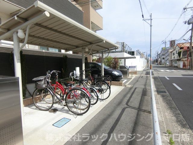 近くに施設あり