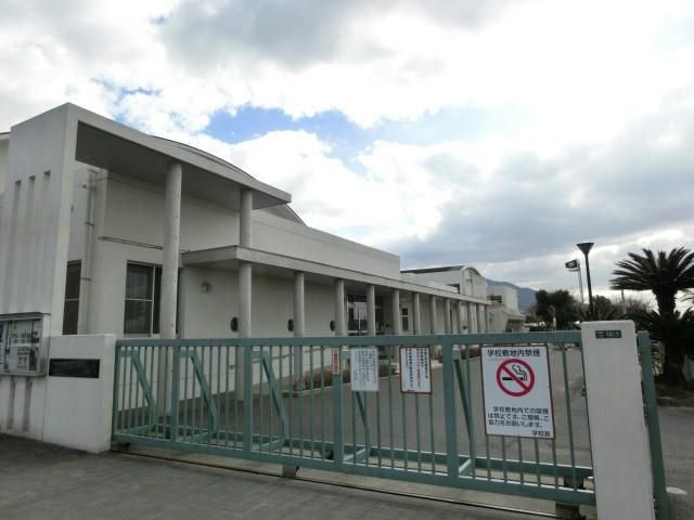 八児中学校(600m)