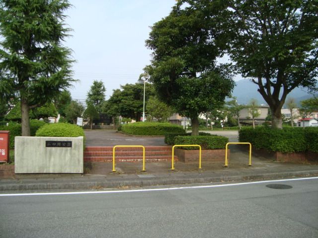 近くに施設あり