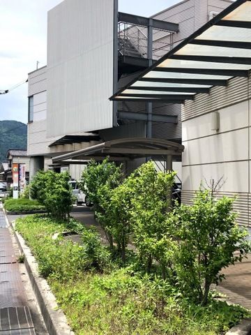近くに施設あり