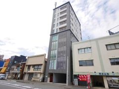 WIN小倉の外観画像