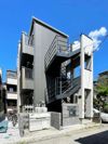West Crystalの外観画像