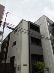 ファミーリアの外観画像