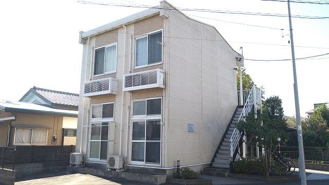 レオパレスガオクレストの外観画像