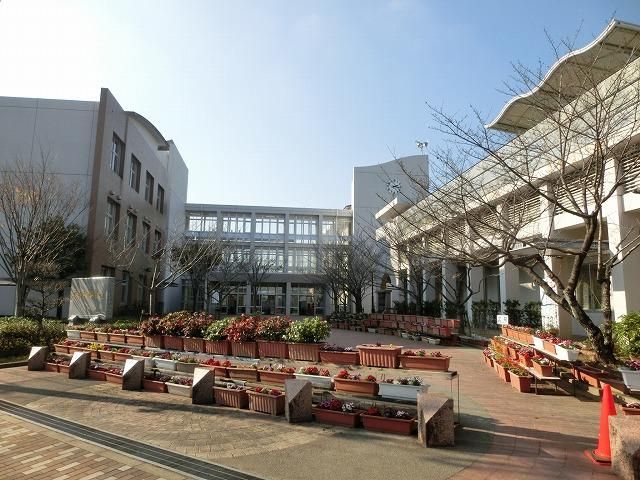 岡垣町立山田小学校(1100m)