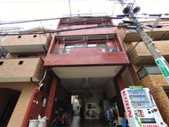 マンション渡辺の外観画像