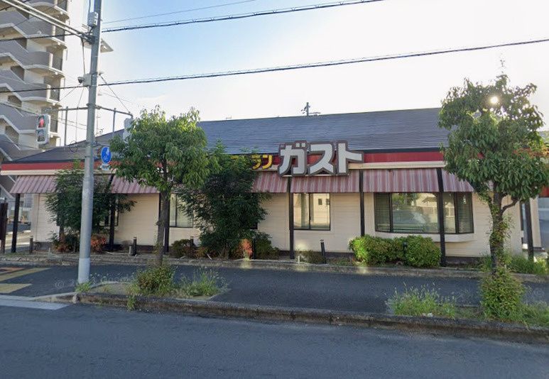 近くのガスト 東大阪小阪店(から好し取扱店)まで1,420m(徒歩18分)