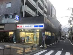 近くのローソン 港白金店まで575m（徒歩8分）