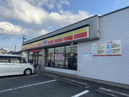 近くのデイリーヤマザキ かつらぎ町妙寺店まで1,567m(徒歩20分)